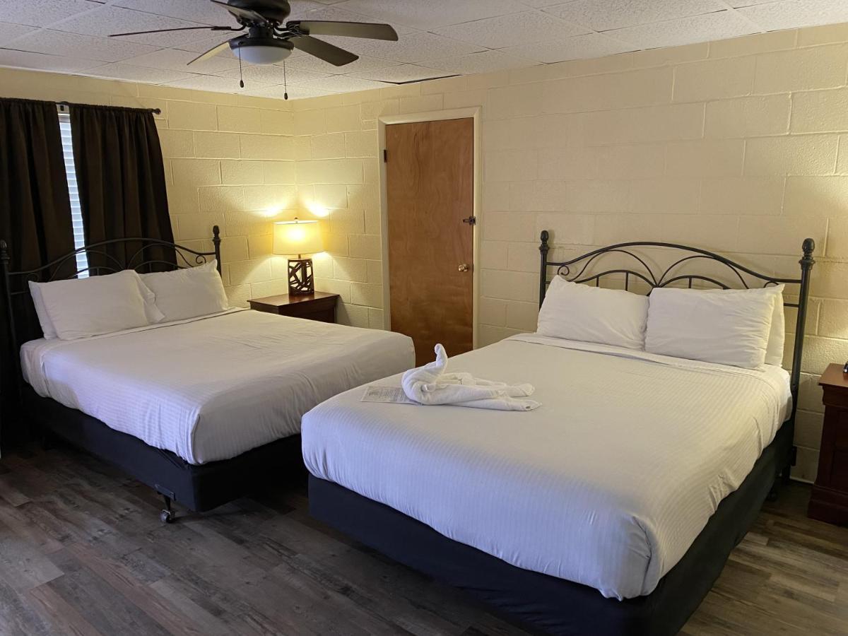 Ji11, Queen Guest Room At The Joplin Inn At The Entrance To Mountain Harbor Resort Hotel Room Mount Ida エクステリア 写真